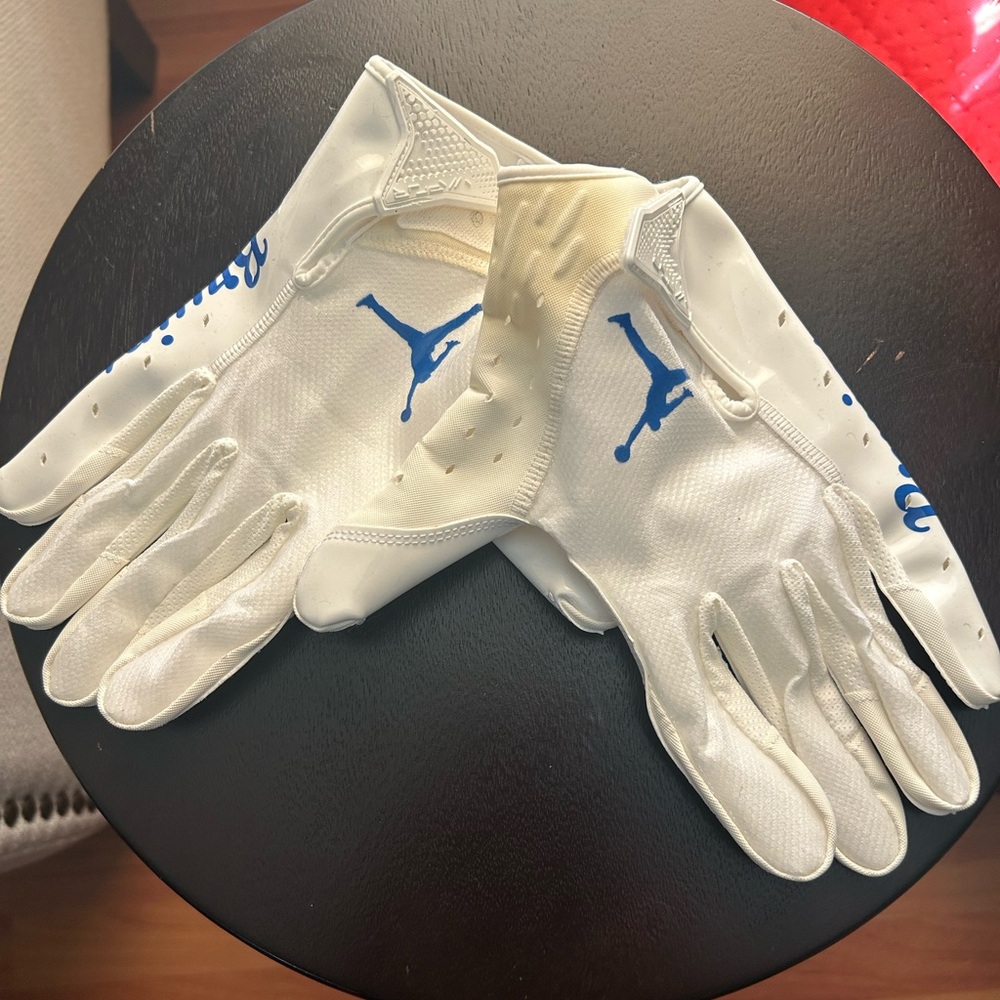 UCLA football Nike Gloves